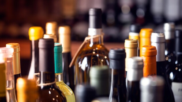 Vente d’alcool dans les dépanneurs : des addictologues s’opposent à la proposition Ford