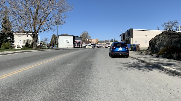 Vaste opération policière à Rouyn-Noranda en raison d’un colis suspect