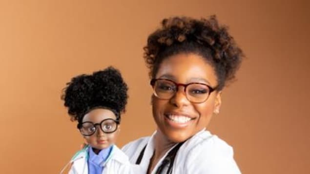 La poupée portrait d’une pionnière noire en cardiologie au Canada inspire la relève