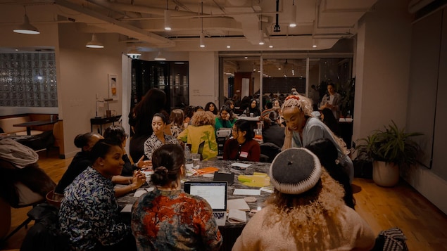 « La finance, c’était des hiéroglyphes » : ces femmes qui se réapproprient leur argent