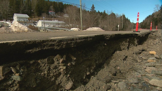 Les travaux de réparation de la route 114 se poursuivent