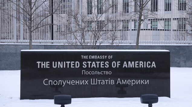 L’ambassade américaine en Ukraine ordonne le retrait de son personnel non essentiel