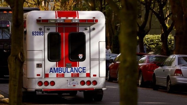 Une ambulance dans une rue de Vancouver.