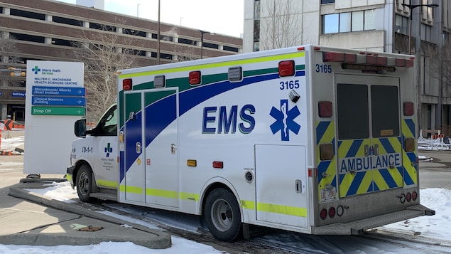 Calgary et Edmonton obtiennent 9 ambulances supplémentaires
