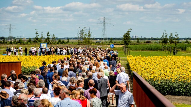 Les proches des 298 victimes de l'écrasement du vol MH17, abattu au-dessus de l'Ukraine il y a trois ans. Les proches des 298 victimes de l'écrasement du vol MH17, abattu au-dessus de l'Ukraine il y a trois ans.