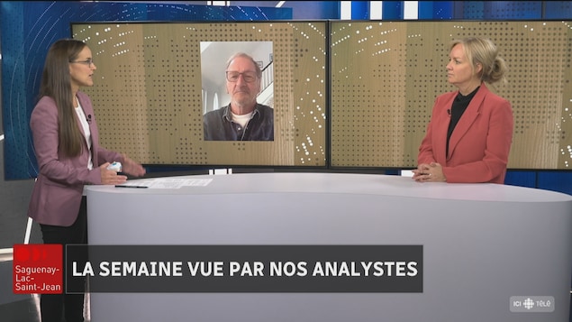 Deux femmes sur un plateau de télévision. Un homme est en visioconférence sur un écran à l'arrière.