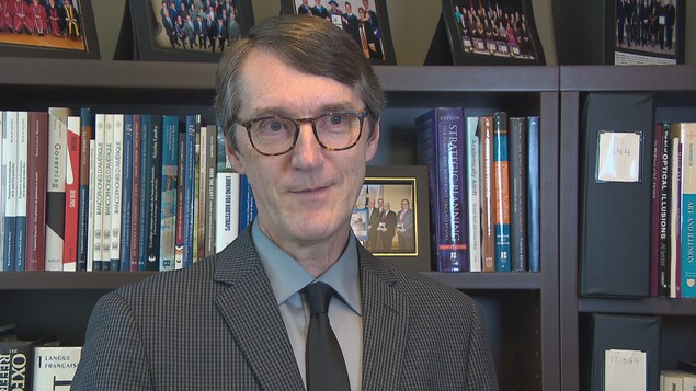 André Samson, vice-recteur à l'enseignement et à la recherche de l'Université de Moncton, en entrevue dans son bureau. André Samson, vice-recteur à l'enseignement et à la recherche de l'Université de Moncton, en entrevue dans son bureau.
