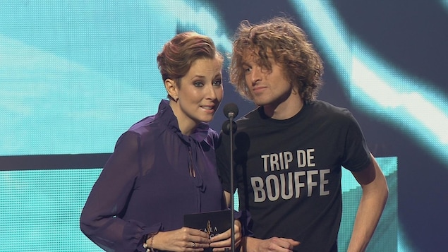 Andréanne Sasseville et Philippe Brach présentent un prix au Gala de l'ADISQ en octobre 2016. Andréanne Sasseville et Philippe Brach présentent un prix au Gala de l'ADISQ en octobre 2016.
