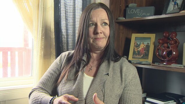 Tammy Lee Andrews interviewée à son domicile.