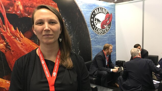 Annie Tselikis, directrice générale des producteurs de homard du Maine, à l'exposition de fruits de mer de Boston. Annie Tselikis, directrice générale des producteurs de homard du Maine, à l'exposition de fruits de mer de Boston.