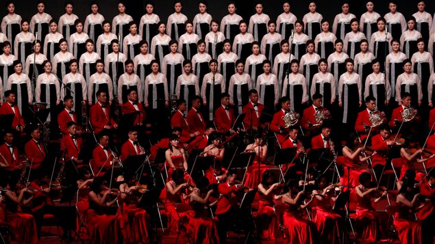 Des musiciens et des choristes. Des musiciens et des choristes.