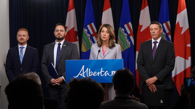 L’Alberta force la fin de la grève des enseignants et invoque la disposition de dérogation image