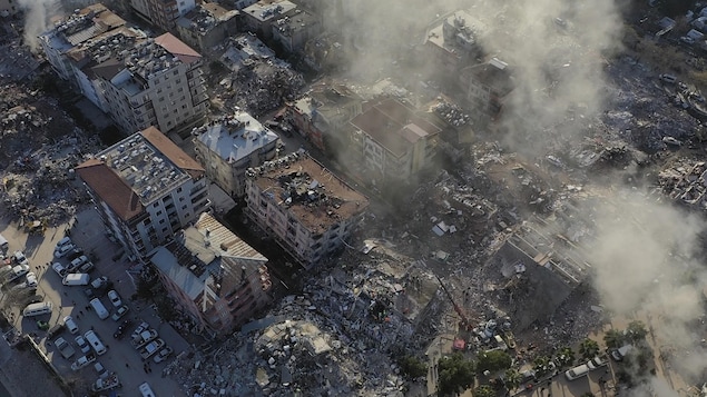 Le bilan du séisme en Turquie et en Syrie excède les 20 000 morts