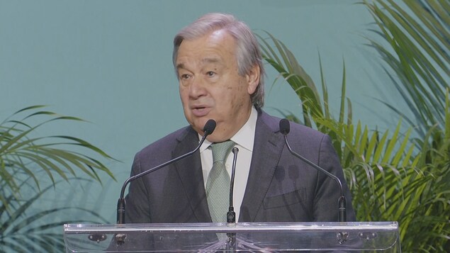 Antonio Guterres livre un discours.