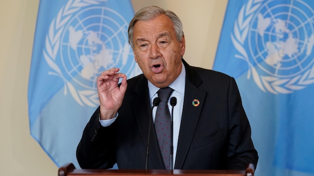 Antonio Guterres s'exprime au pupitre, à l'ONU.
