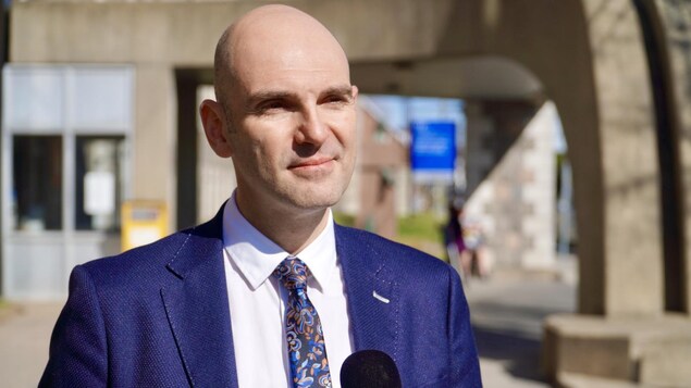 Antranik Handoyan en entrevue à Radio-Canada.