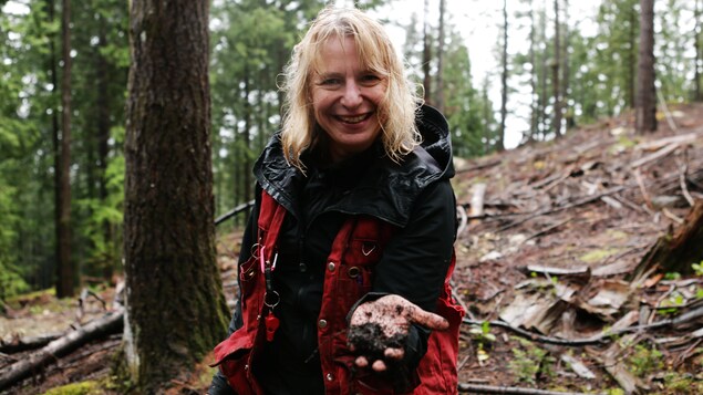 L’experte en communication des arbres Suzanne Simard citée dans la série Ted Lasso