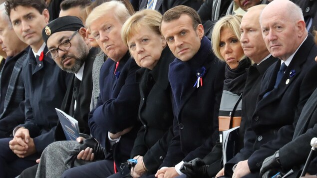 Plus de 70 dirigeants mondiaux réunis sous l'Arc du Triomphe à Paris en hommage aux victimes de la Première Guerre, à l'occasion du 100e anniversaire de l'Armistice.