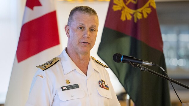 Plan moyen du vice-amiral Art McDonald.
