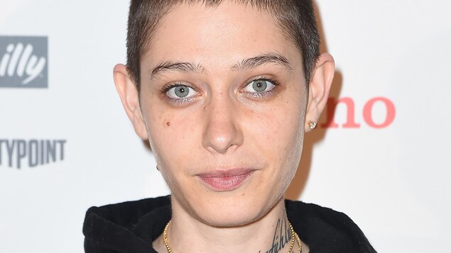 Asia Kate Dillon lors d'un lancement le 1er juin 2017 Asia Kate Dillon lors d'un lancement le 1er juin 2017