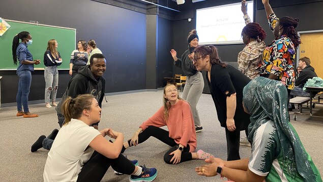 Le laboratoire d’éducation artistique La ruchée réunit des étudiants à Regina