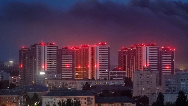  Une série d’explosions entendue à Kiev durant une alerte aux missiles russes 