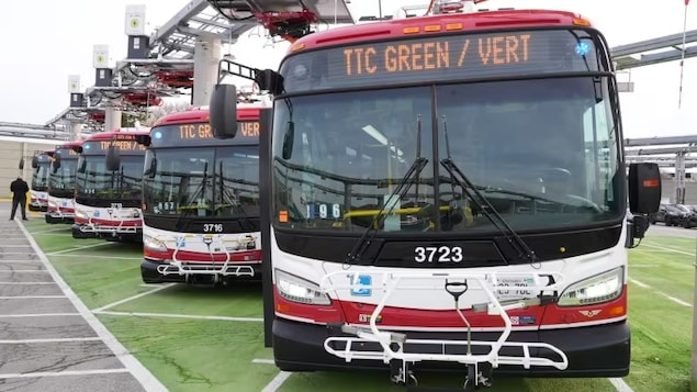 De nouveaux systèmes de recharge pour les autobus électriques de Toronto