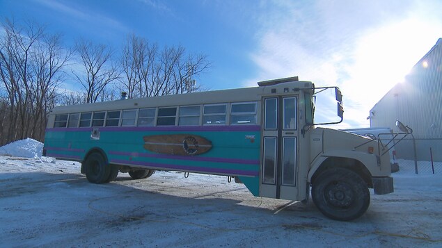 Un autobus scolaire. Un autobus scolaire.