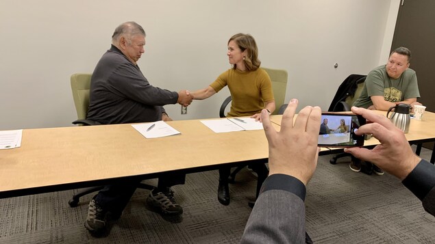 Entente entre les Atikamekw et Hydro-Québec pour une relation plus harmonieuse