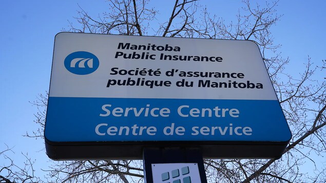Un panneau d'Autopac, l'assurance publique du Manitoba, à l'été 2022.