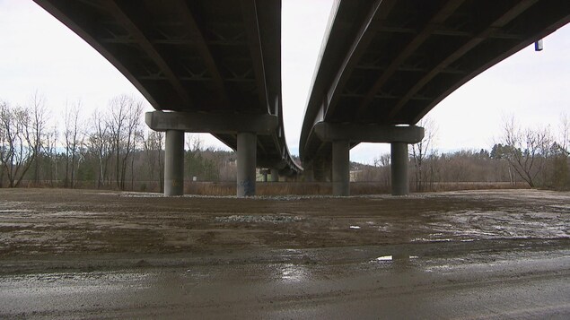 Vue sur le futur tronçon de l'autoroute 410, à Sherbrooke.