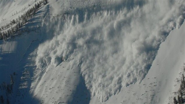Une avalanche en haute montagne