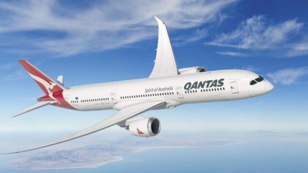 Le vol Los Angeles-Melbourne se fera avec un Boeing 787-9 Dreamliner de la compagnie australienne Qantas. Le vol Los Angeles-Melbourne se fera avec un Boeing 787-9 Dreamliner de la compagnie australienne Qantas.