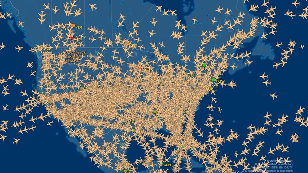 Vols en temps réel, jeudi à 13 h10. Chaque jour, dans le monde, huit millions de passagers s'assoient dans un avion. Vols en temps réel, jeudi à 13 h10. Chaque jour, dans le monde, huit millions de passagers s'assoient dans un avion.