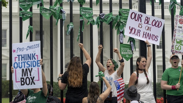 Des manifestants implorent Biden de protéger le droit à l’avortement