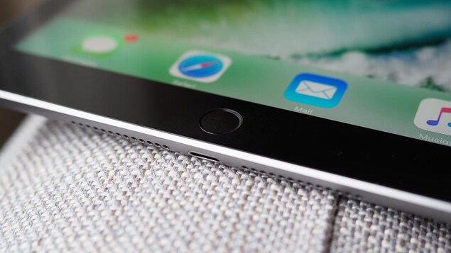 Le lecteur d'empreintes digitales TouchID. Le lecteur d'empreintes digitales TouchID.