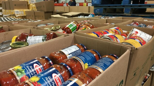 Des produits alimentaires achetés par la Banque alimentaire d'Edmonton