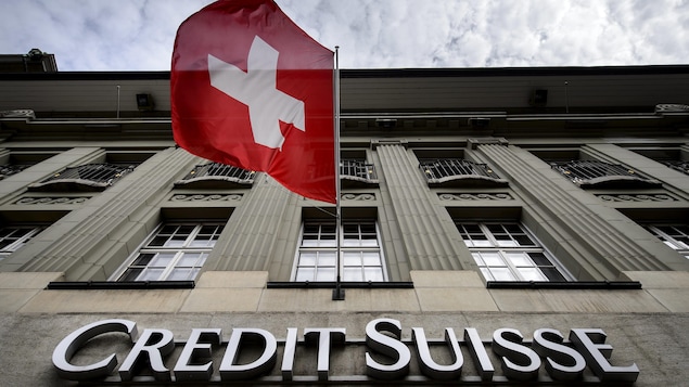 La façade du siège social de la banque Crédit suisse.