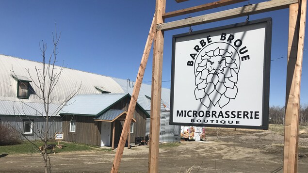 L'entrée de la microbrasserie Barbe Broue à Nédélec.