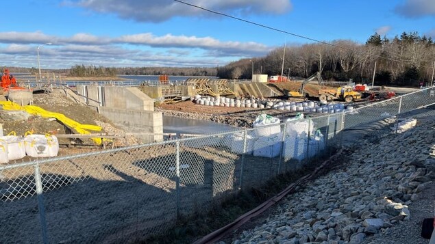 La facture finale pour le remplacement du barrage de Tusket se fait attendre