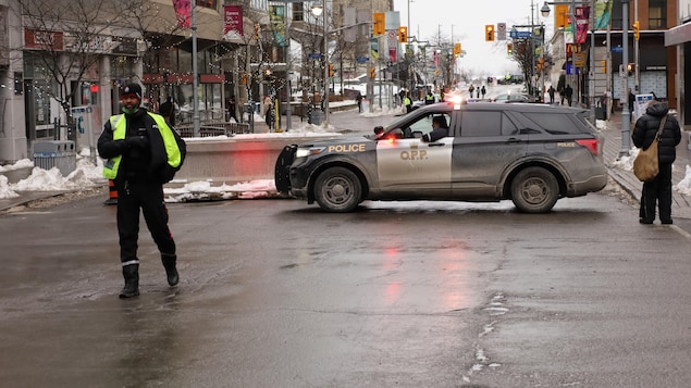 « Pas suffisamment de ressources pour arrêter les manifestants », dit la police d’Ottawa