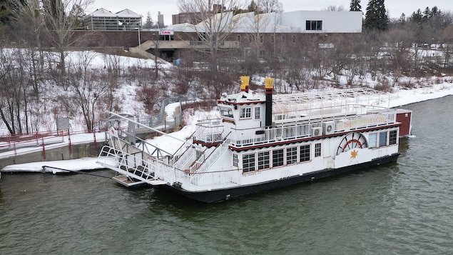 Le bateau Prairie Lily à Saskatoon, en Saskatchewan, le 2 avril 2026.