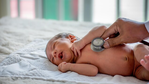 Santé Canada approuve un nouveau médicament pour protéger les bébés contre le VRS