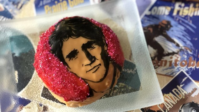 Un beigne avec le visage de Justin Trudeau Un beigne avec le visage de Justin Trudeau