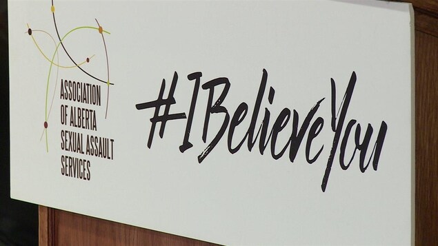 La campagne I believe you vise à aider les proches des victimes lorsqu'il s'agit de les écouter. La campagne I believe you vise à aider les proches des victimes lorsqu'il s'agit de les écouter.