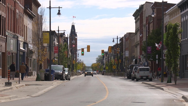 Une rue commerçante de Belleville. Une rue commerçante de Belleville.