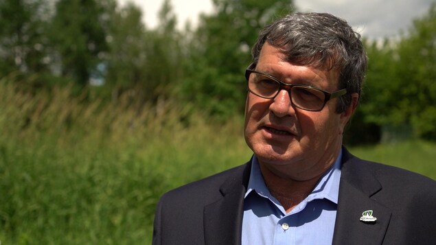 Bernard Ouellet, maire de Saint-Apollinaire Bernard Ouellet, maire de Saint-Apollinaire