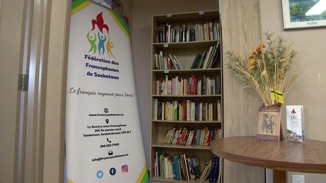 La bibliothèque communautaire de la Fédération des francophones de Saskatoon (FFS) le 9 janvier 2023.