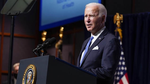 Joe Biden se veut rassurant face au variant Omicron