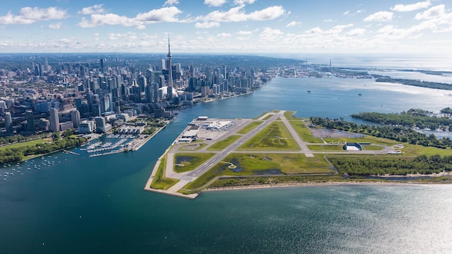 Billy Bishop : le gouvernement Ford accuse Ottawa d’avoir cédé à « un groupe marginal »